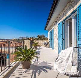 3 bedroom villa with pool, near Zadar, sleeps 8